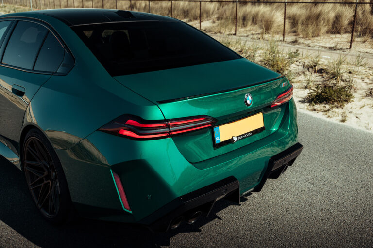 BMW M5 achterzijde kofferbak