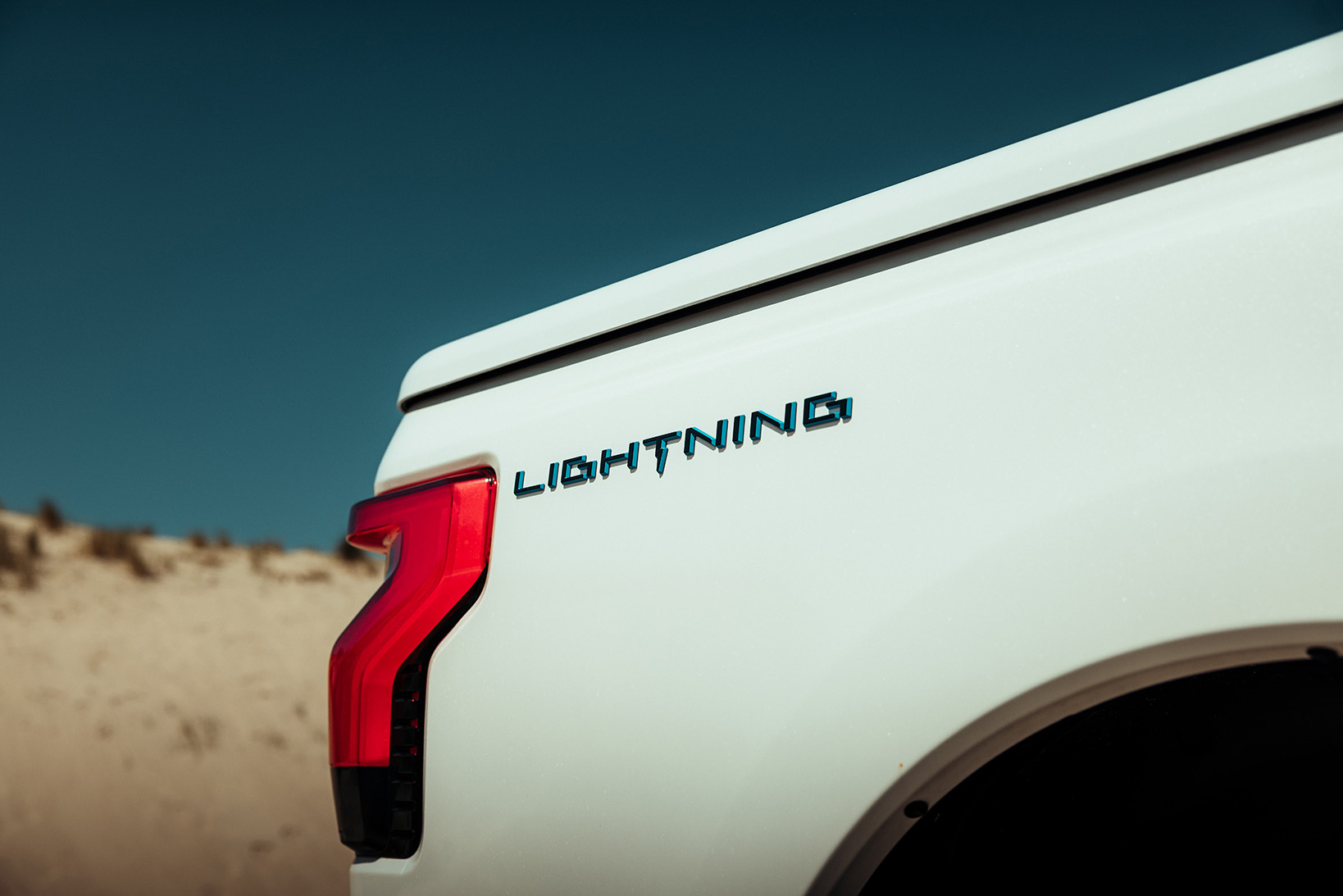 Ford F-150 Lightning wit Lightning logo