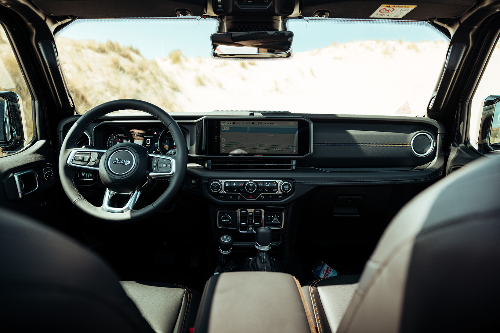 Jeep wrangler zwart interieur dashboard