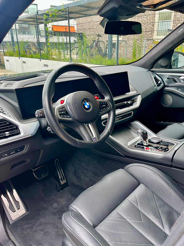 BMW XM interieur stuur