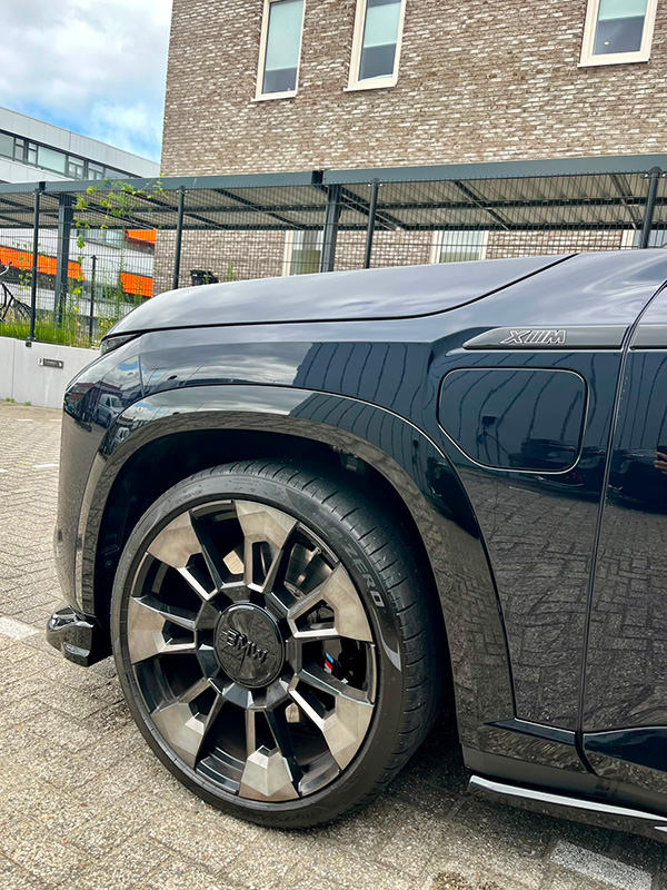 BMW XM voorwiel
